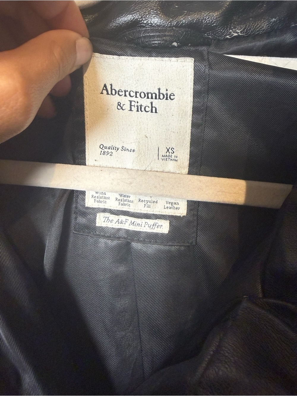 Abercrombie & Fitch Black Cropped Puffer Jacket - Picture 4 of 7